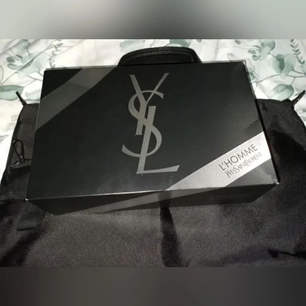 NewinBox YvesSaintLaurent Black CanvasTextile Leather 2Adjustable Straps 23"×15"